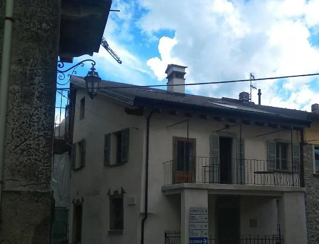 foto di Ca' Brue` Antica casa di paese restaurata in bioedilizia Villa Casasco Intelvi