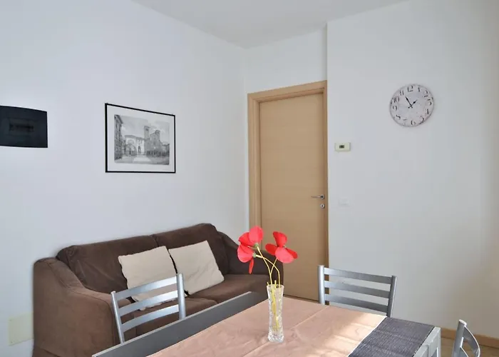 foto di Apartment By Lake Como Near Spiaggia Di Dervio